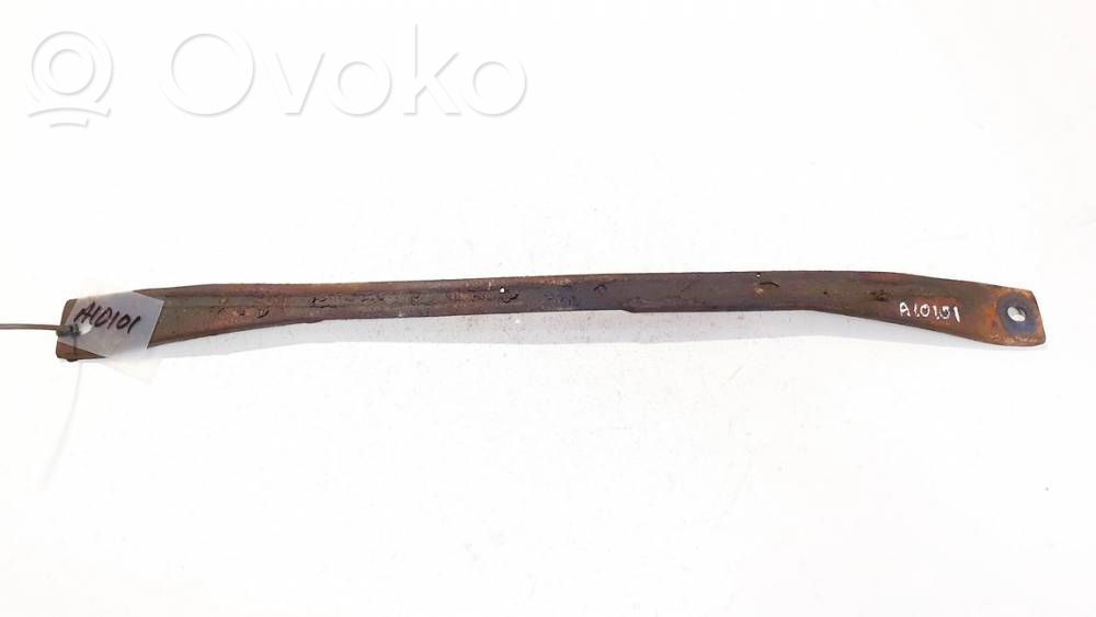 Engine mounting bracket