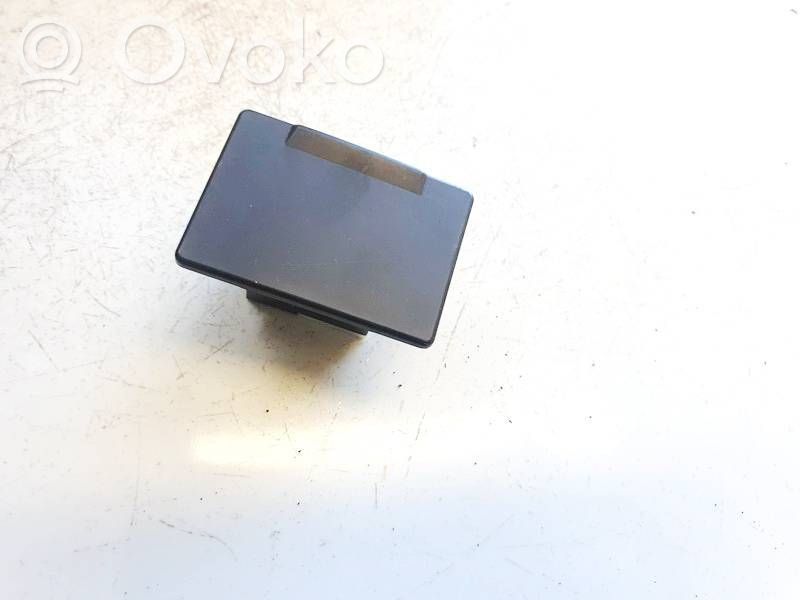 Nissan Leaf I (ZE0) Enchufe conector USB 