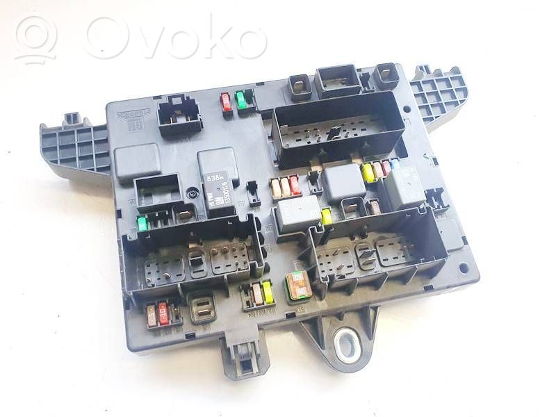 Opel Astra J Set scatola dei fusibili