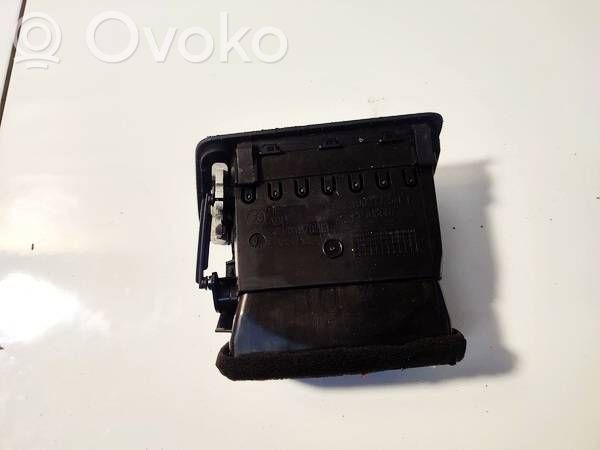 Volkswagen PASSAT B6 Griglia di ventilazione centrale cruscotto 