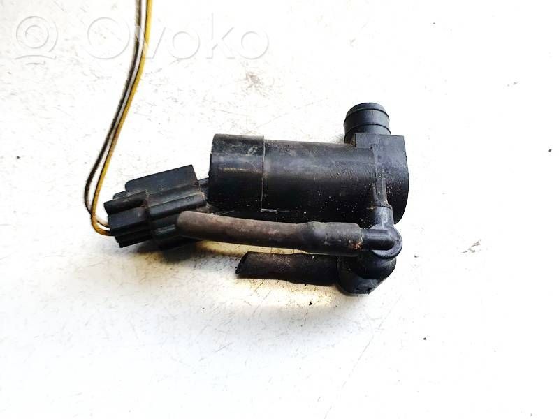 Ford Focus C-MAX Pompa spryskiwacza szyby przedniej / czołowej 