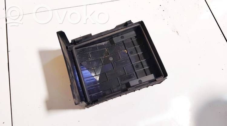 Volkswagen PASSAT B6 Coperchio scatola dei fusibili
