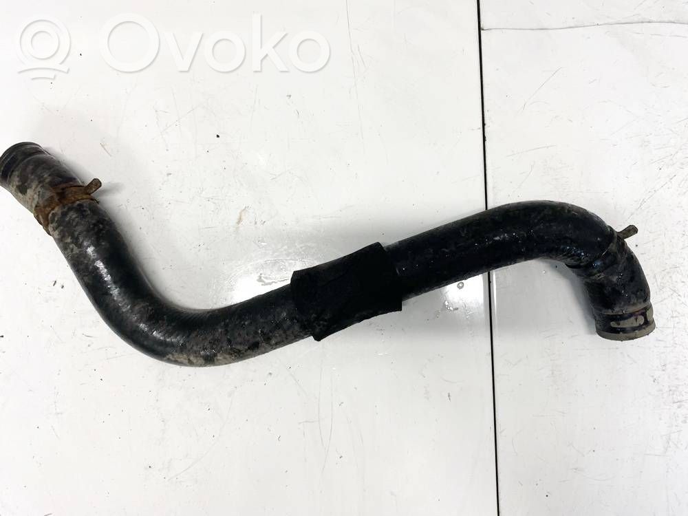 Hyundai Trajet Tuyau de liquide de refroidissement moteur