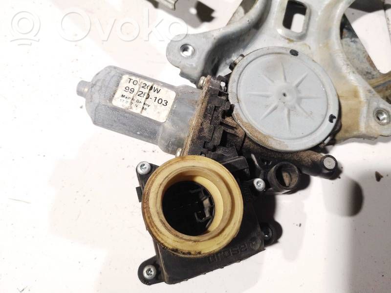 Toyota Corolla Verso AR10 Silniczek podnoszenia szyby drzwi tylnych