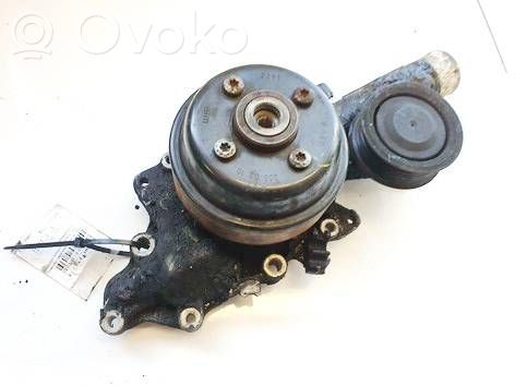 Mercedes-Benz Sprinter W901 W902 W903 W904 Vesipumppu 