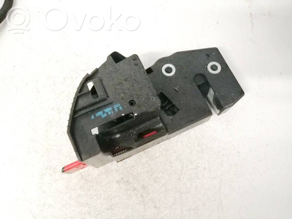 Volkswagen Golf V Zatrzask blokady oparcia fotela 