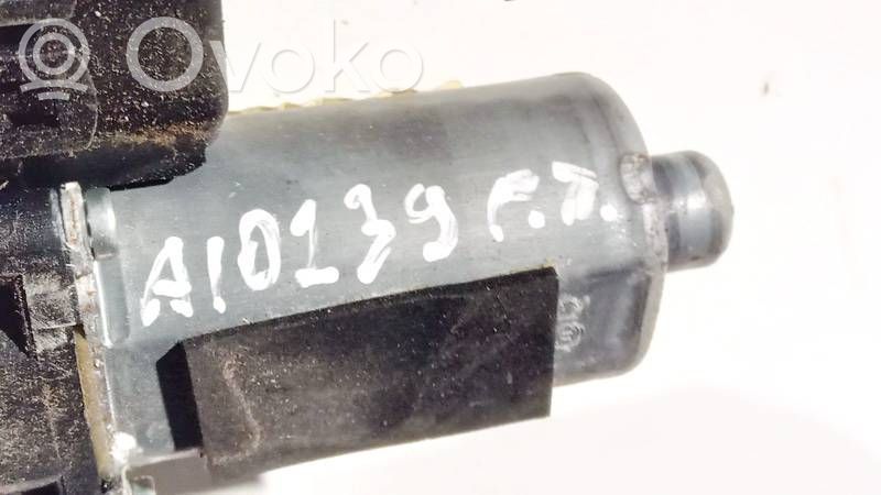 Opel Zafira B Motorino alzacristalli della portiera anteriore