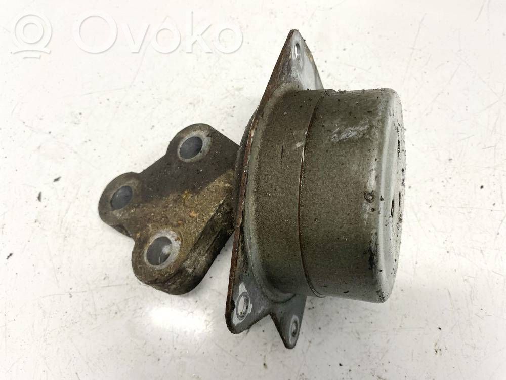 Opel Insignia A Engine mount bracket 
