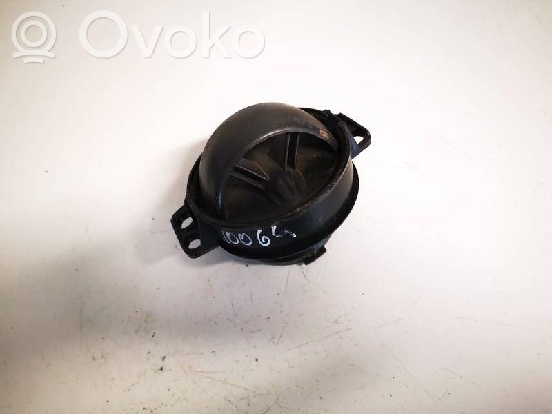 Toyota Yaris Rejilla de ventilación central del panel 