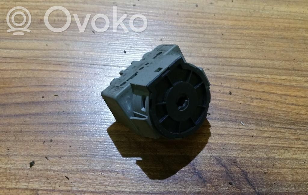 Ford Focus Užvedimo spynelės kontaktai 