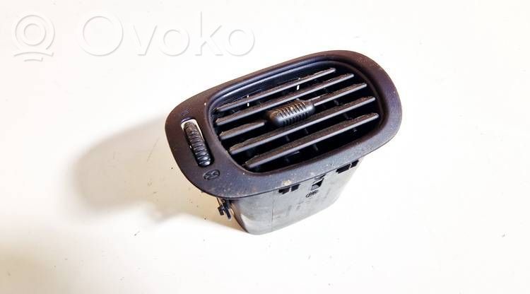 Chrysler Voyager Rejilla de ventilación central del panel