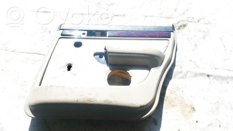 Audi 100 S4 C4 Takaoven verhoilu 