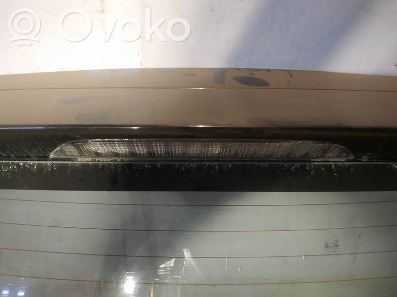 Mitsubishi Outlander Troisième feu stop