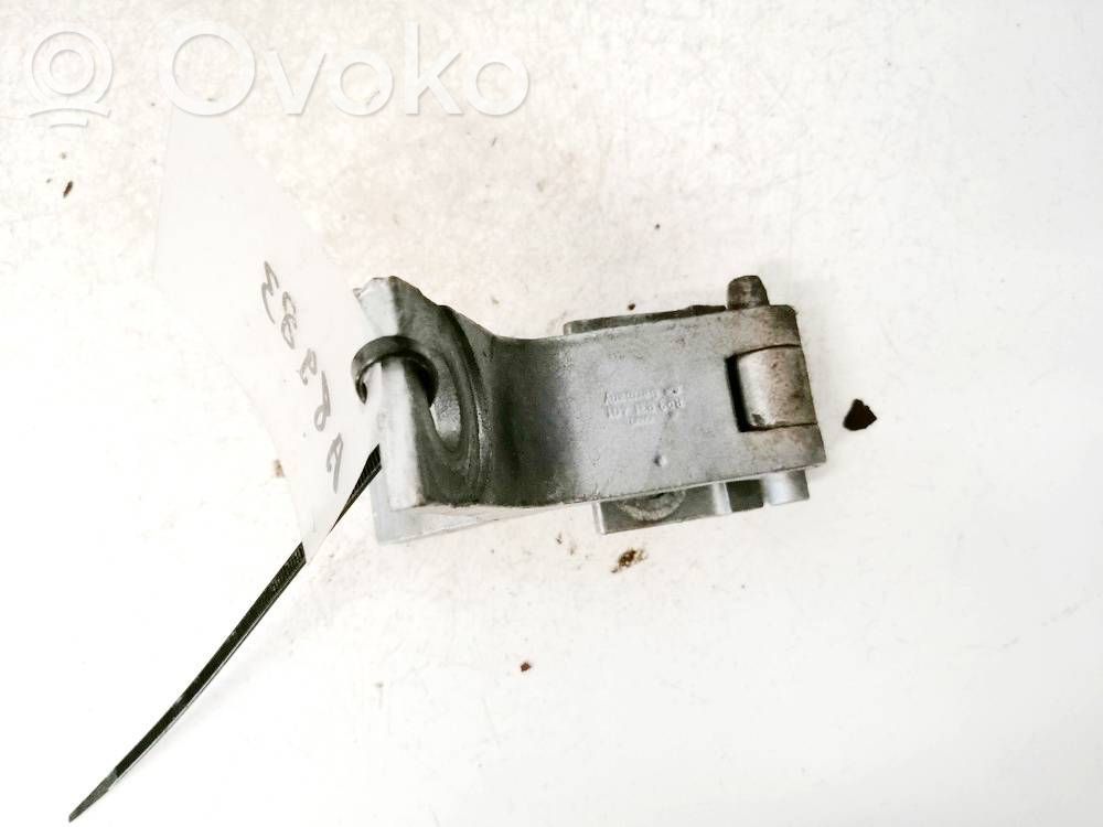 Audi 80 90 B3 Cerniera inferiore della portiera posteriore 
