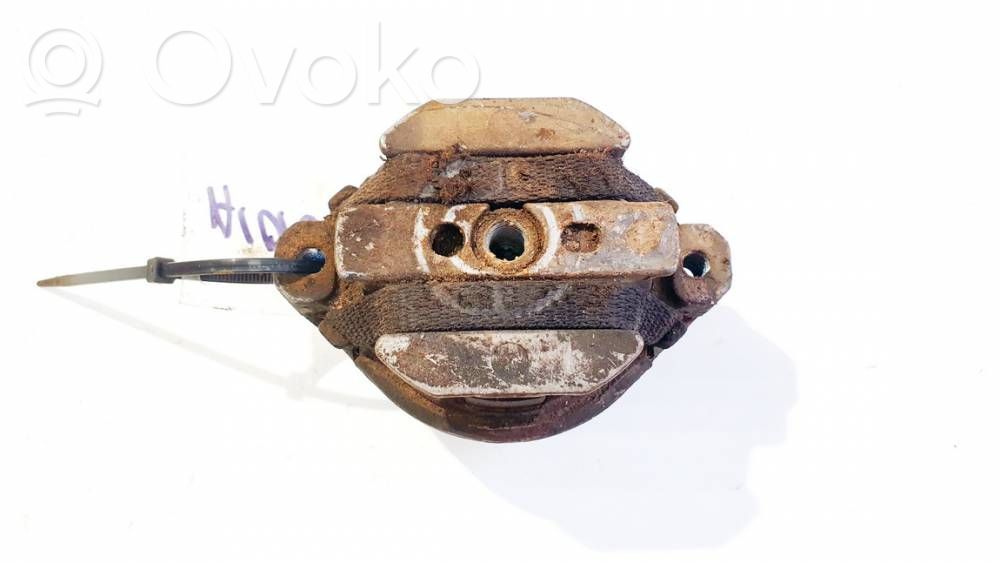 Audi A4 S4 B5 8D Moottorin kiinnikekorvake