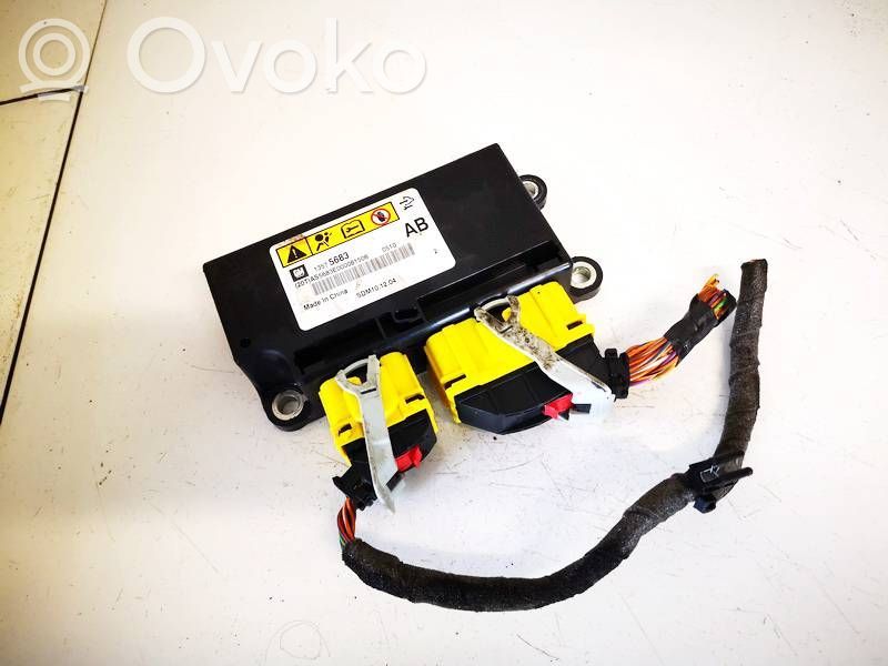 Opel Astra J Unitate/modul de comandă airbaguri 