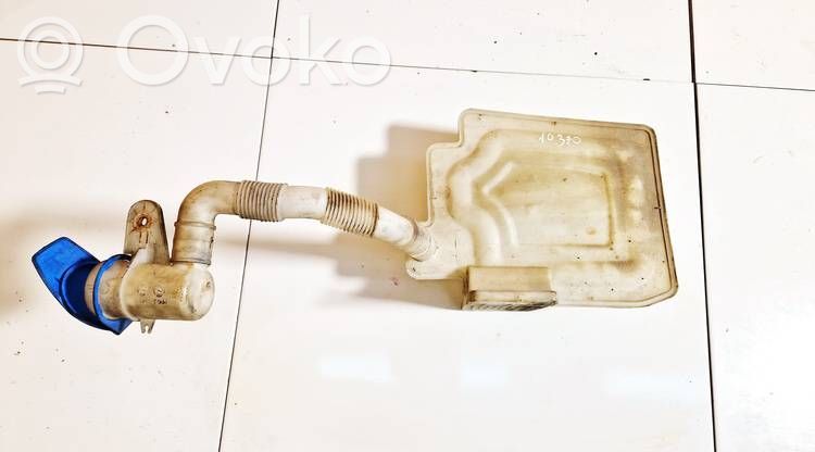 Volkswagen Golf V Réservoir de liquide lave-glace