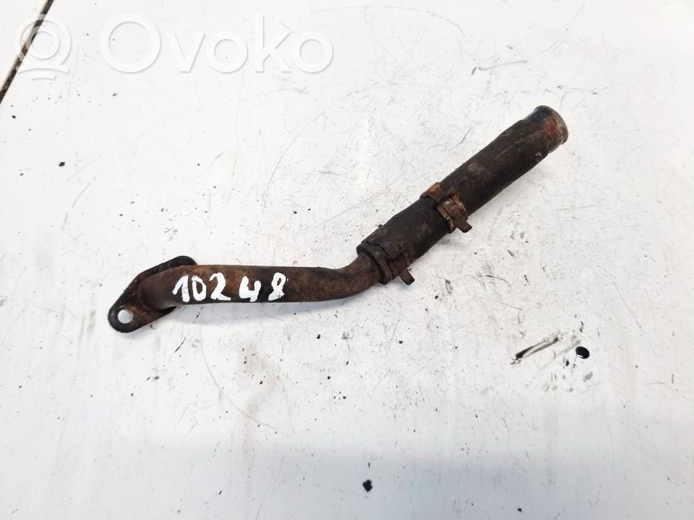 Hyundai Trajet Tuyau de liquide de refroidissement moteur