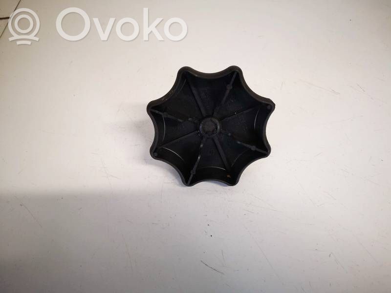 Volkswagen Polo IV 9N3 Șurub fixare roată de rezervă 