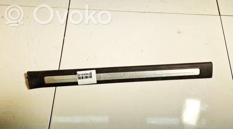 Mercedes-Benz A W169 Garniture marche-pieds avant 