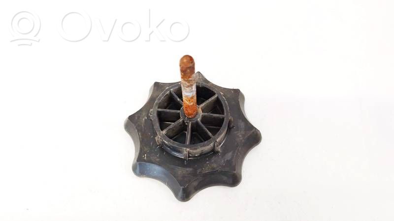 Volkswagen Golf IV Bullone fissaggio ruota di scorta 