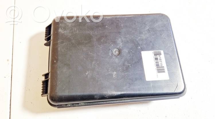 Volkswagen PASSAT B5 Coperchio scatola dei fusibili 