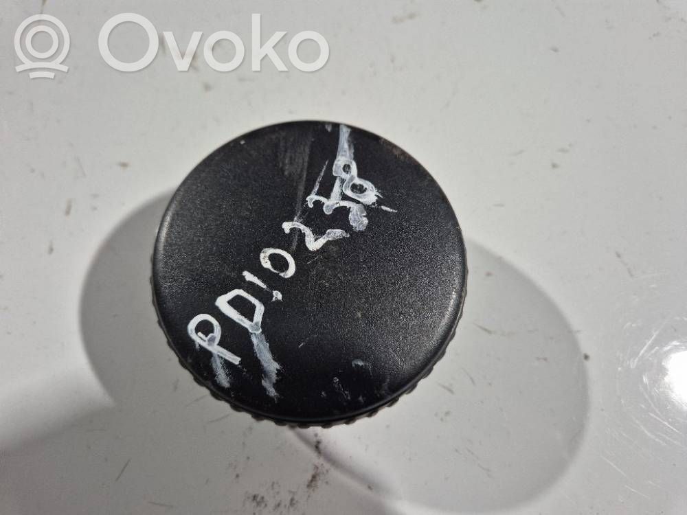 Capac lateral scaun spate jos