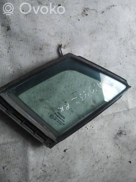 Toyota Avensis T270 Geam ventilare ușă față patru uși