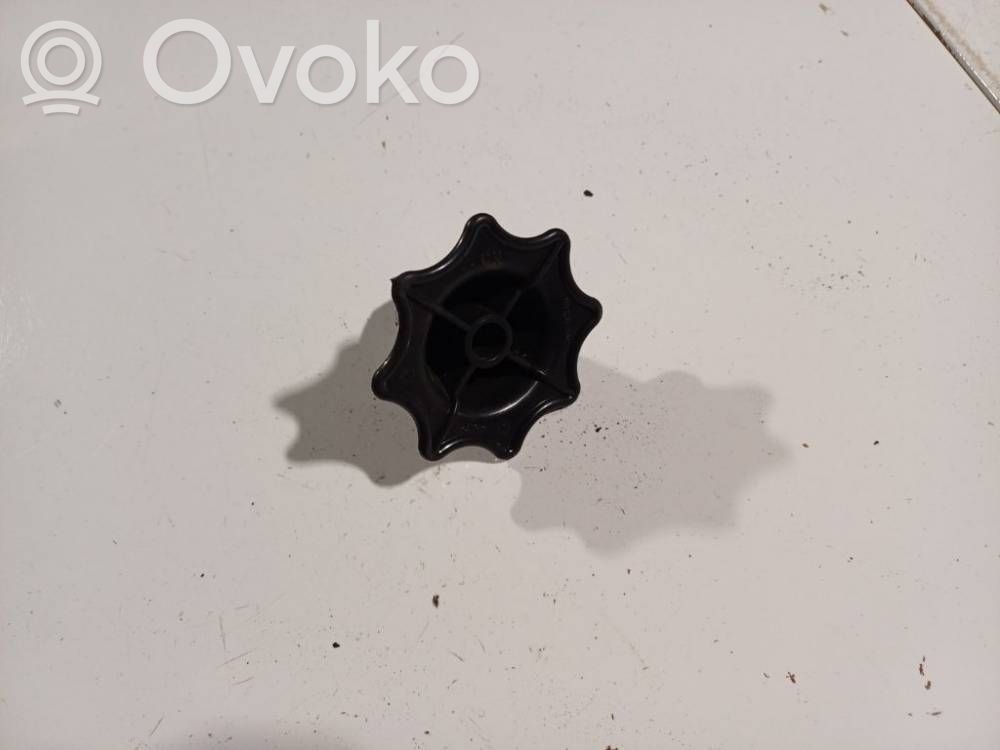 Opel Astra H Șurub fixare roată de rezervă 