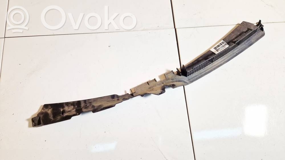 Volkswagen PASSAT B6 Rivestimento del tergicristallo 