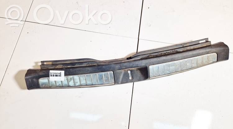 Toyota Avensis T250 Inne elementy wykończenia bagażnika