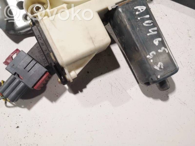 Toyota Corolla E120 E130 Motor macara geam ușă spate 