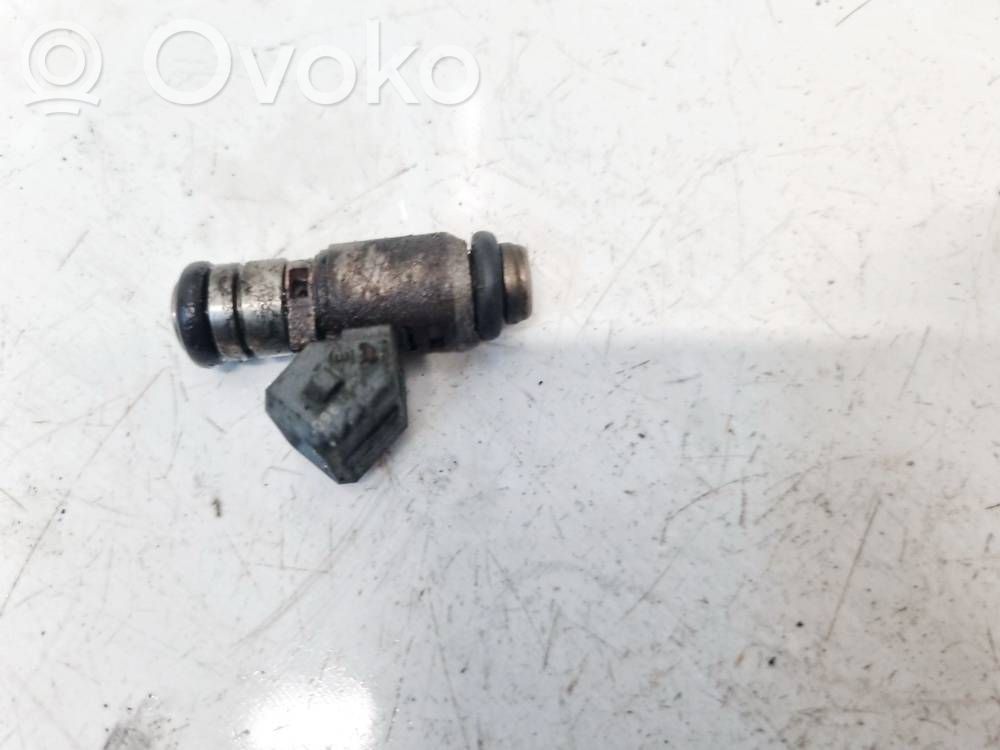 Inyector de combustible   8200051963,8200051963