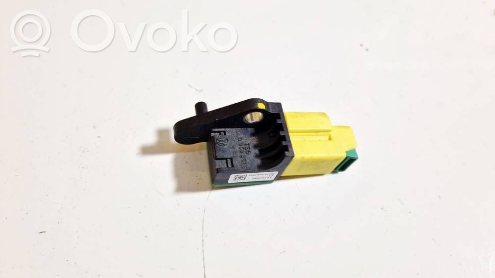 Skoda Superb B6 (3T) Airbagsensor Crashsensor Drucksensor 
