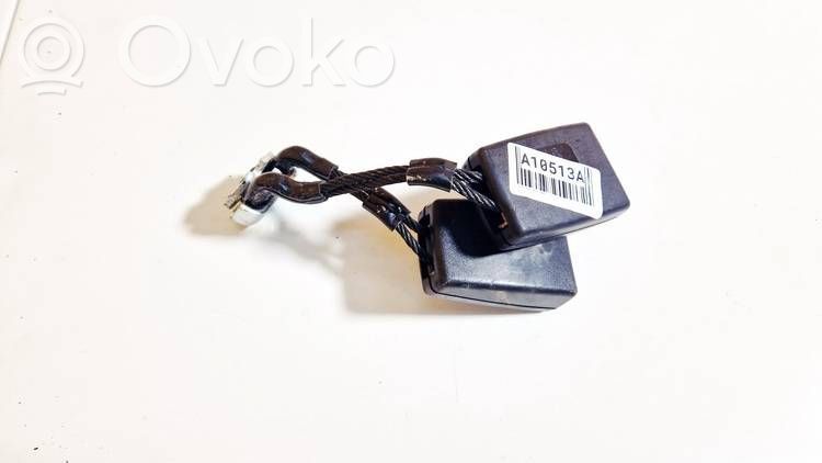 Volkswagen Polo IV 9N3 Klamra tylnego pasa bezpieczeństwa 