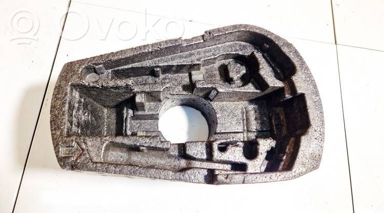 Volkswagen Polo IV 9N3 Rivestimento vano della ruota di scorta