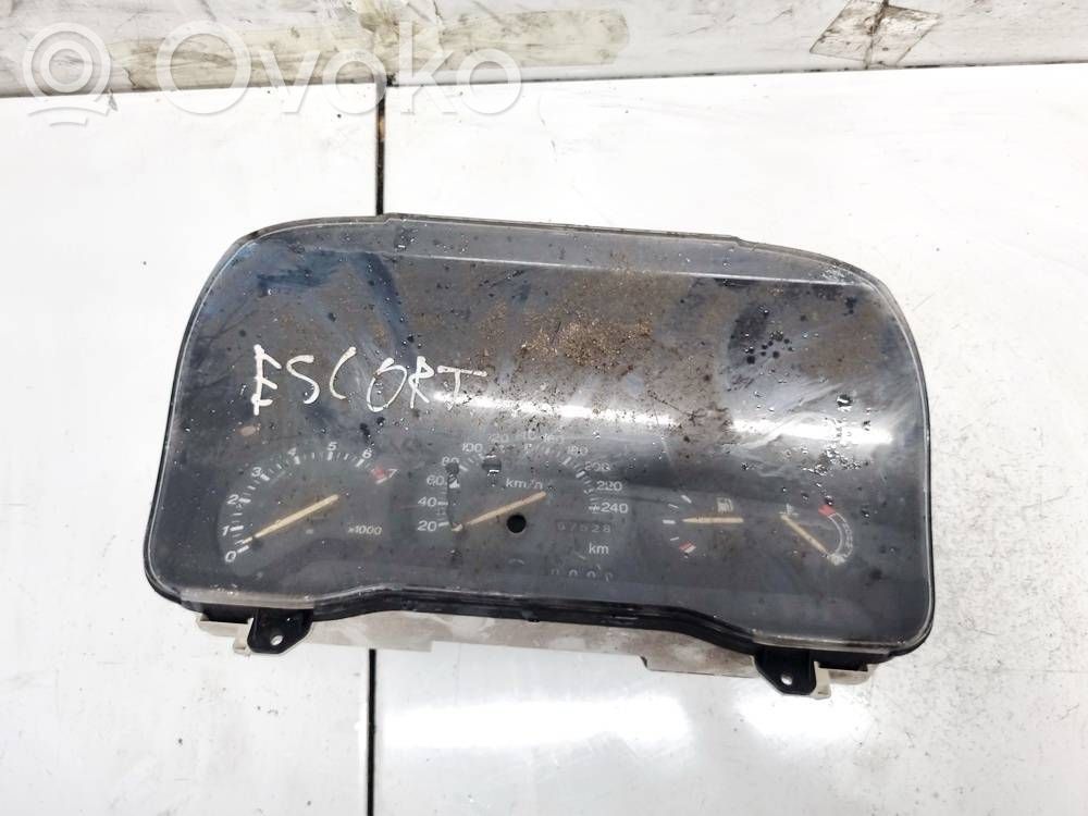 Ford Escort Nopeusmittari (mittaristo) 
