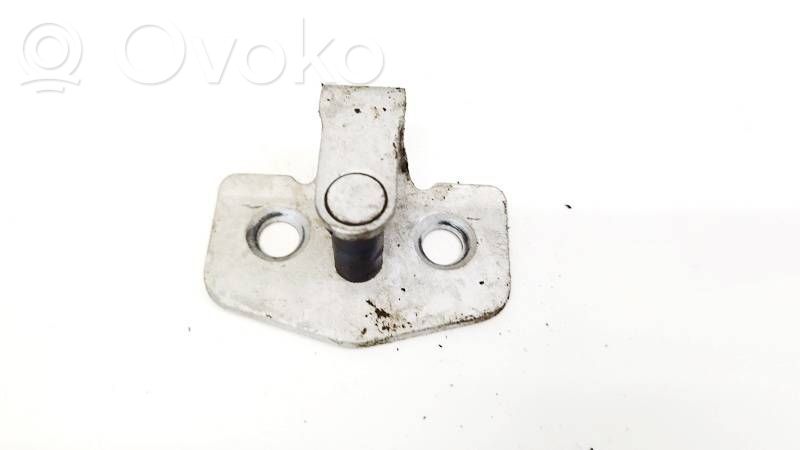 Saab 9-5 Priekinė spynos kilpa 