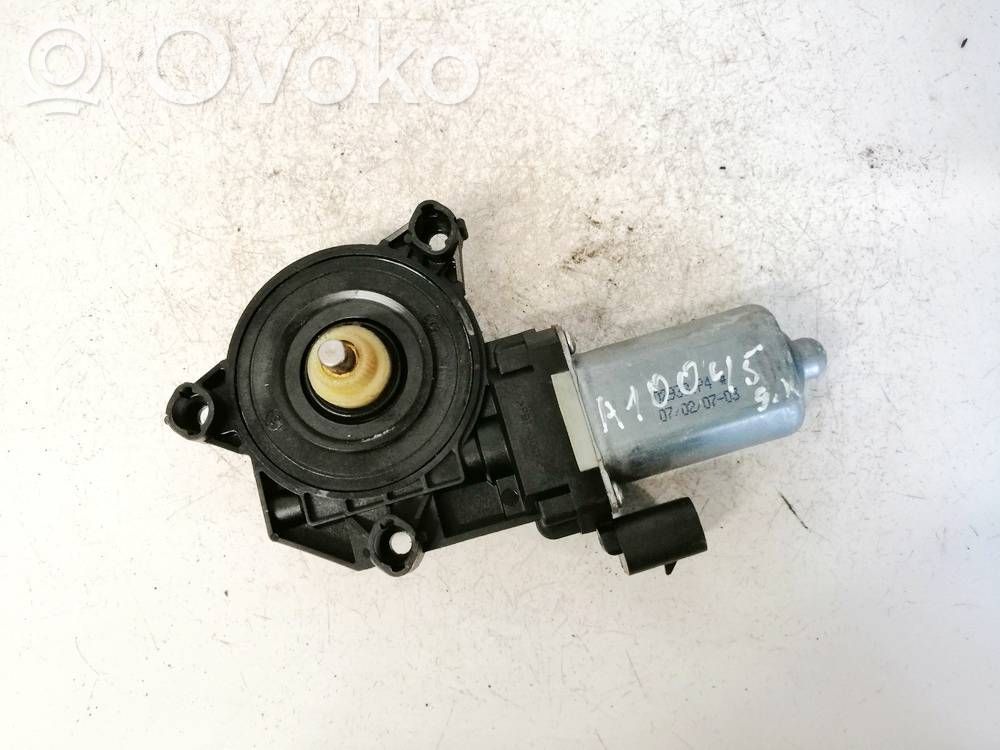 Alfa Romeo 159 Silniczek podnoszenia szyby drzwi tylnych 