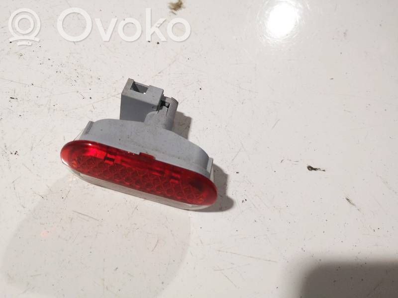 Volkswagen Golf IV Luz interna puerta trasera 