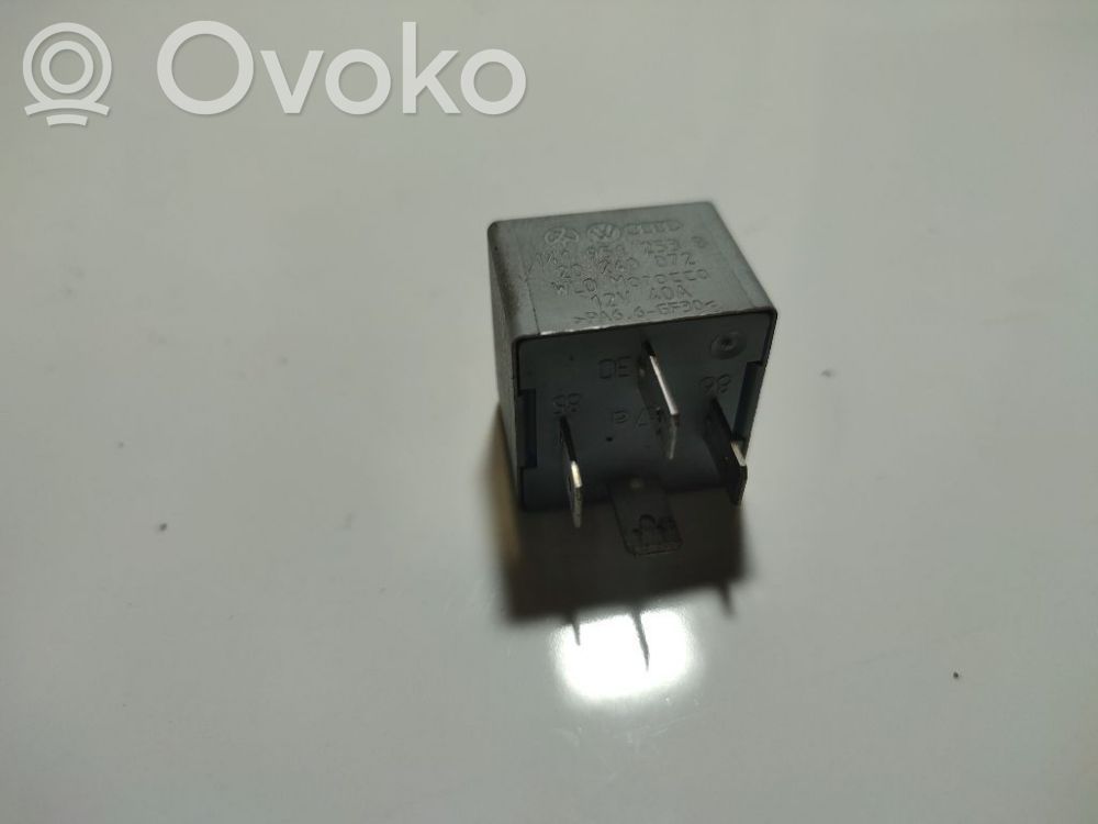 Otros relés   141951253B,141951253B,20240072