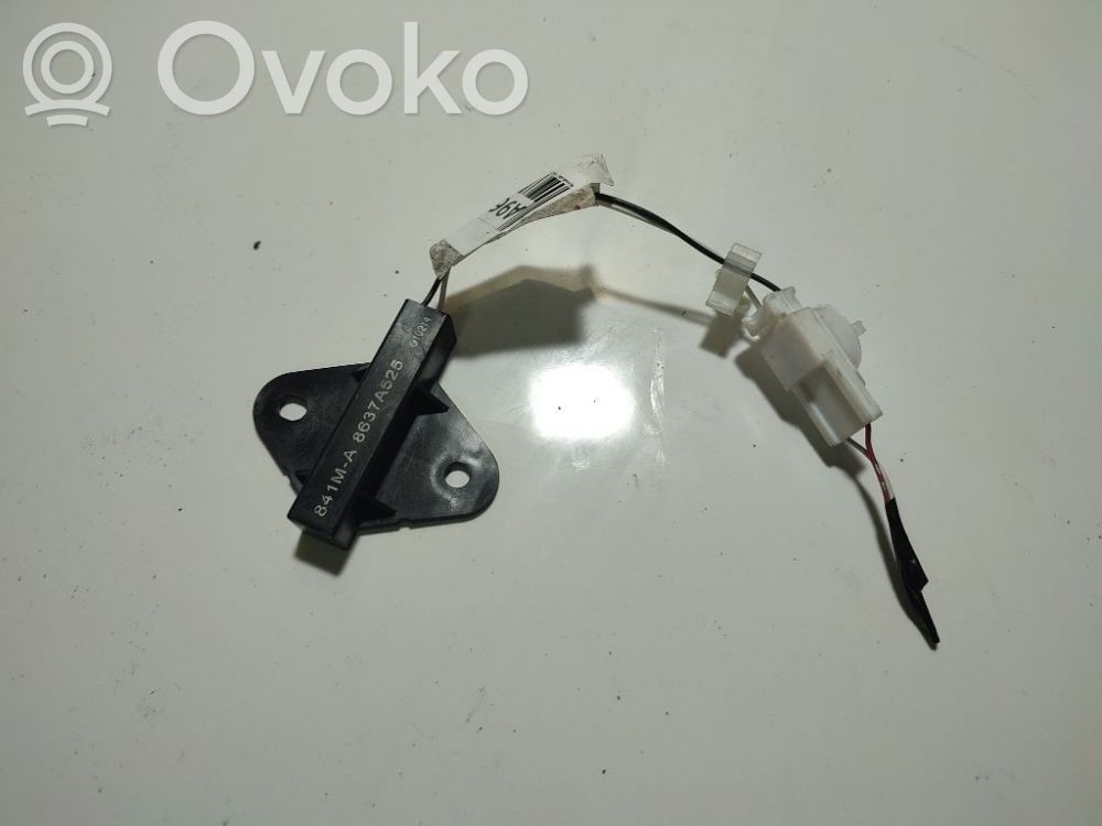 Mitsubishi ASX GPS-pystyantenni 