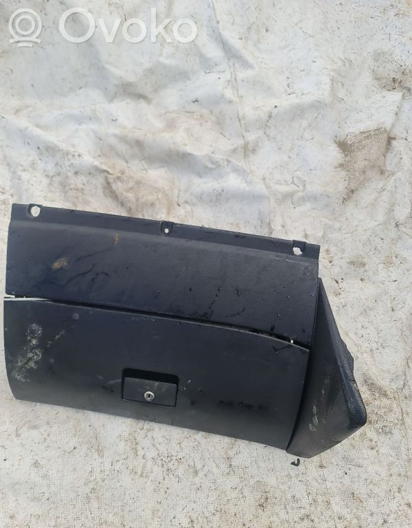 Volkswagen Golf IV Handschuhfach 