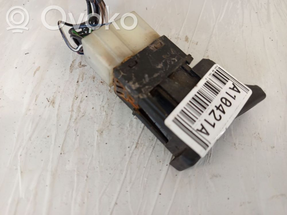 Hazard light switch   SAEQC82,MR84DOT,SAEQC82
