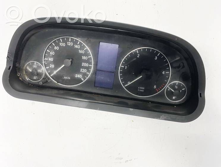 Mercedes-Benz A W169 Vitezometru (grup de instrumente) 