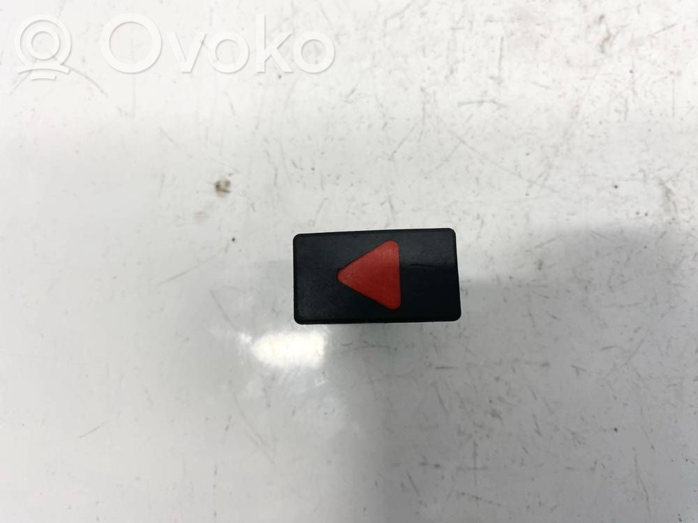 Volkswagen Jetta VI Hazard light switch 