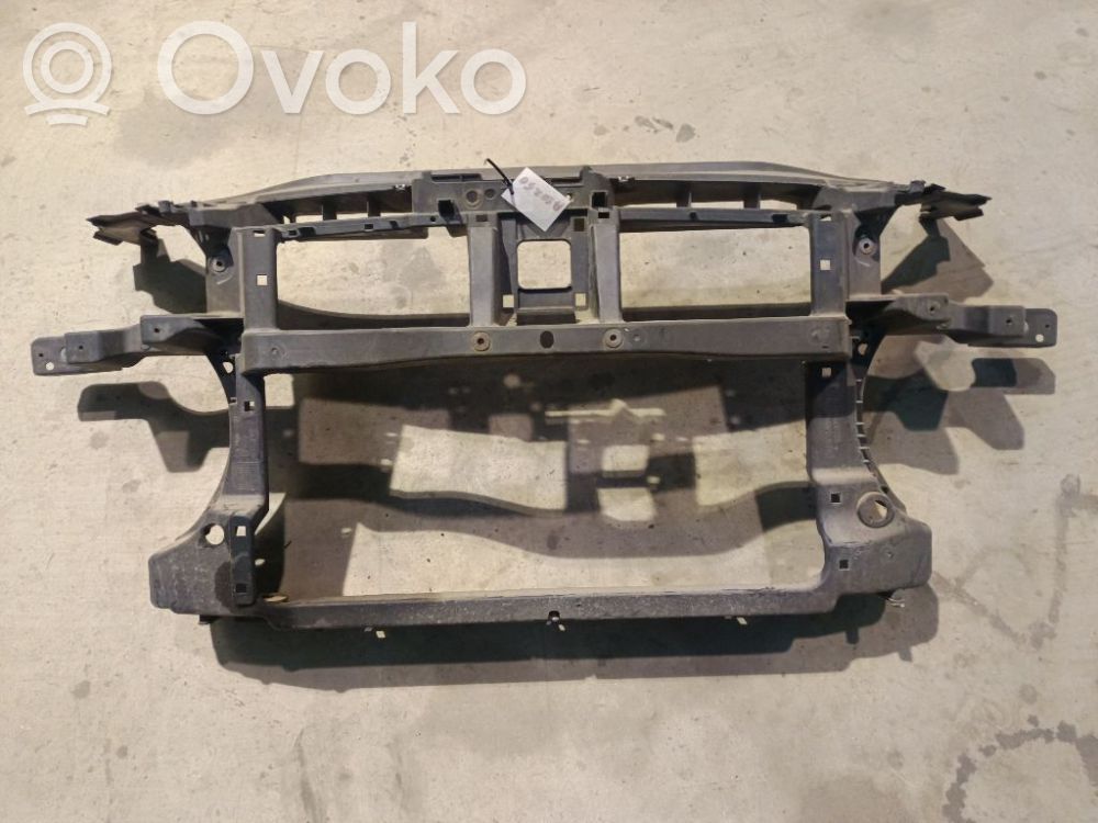 Volkswagen PASSAT B6 Pannello di supporto del radiatore 