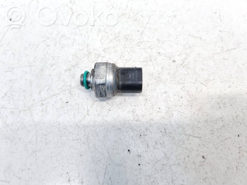 BMW 3 F30 F35 F31 Ilmastointilaitteen paineanturi (A/C) 