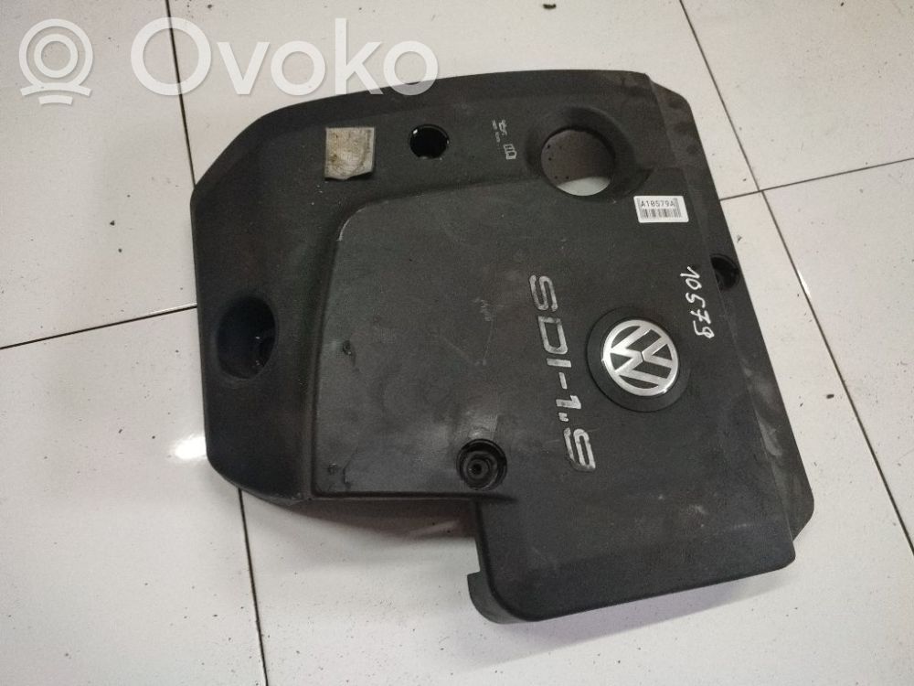 Volkswagen Golf IV Couvercle cache moteur 