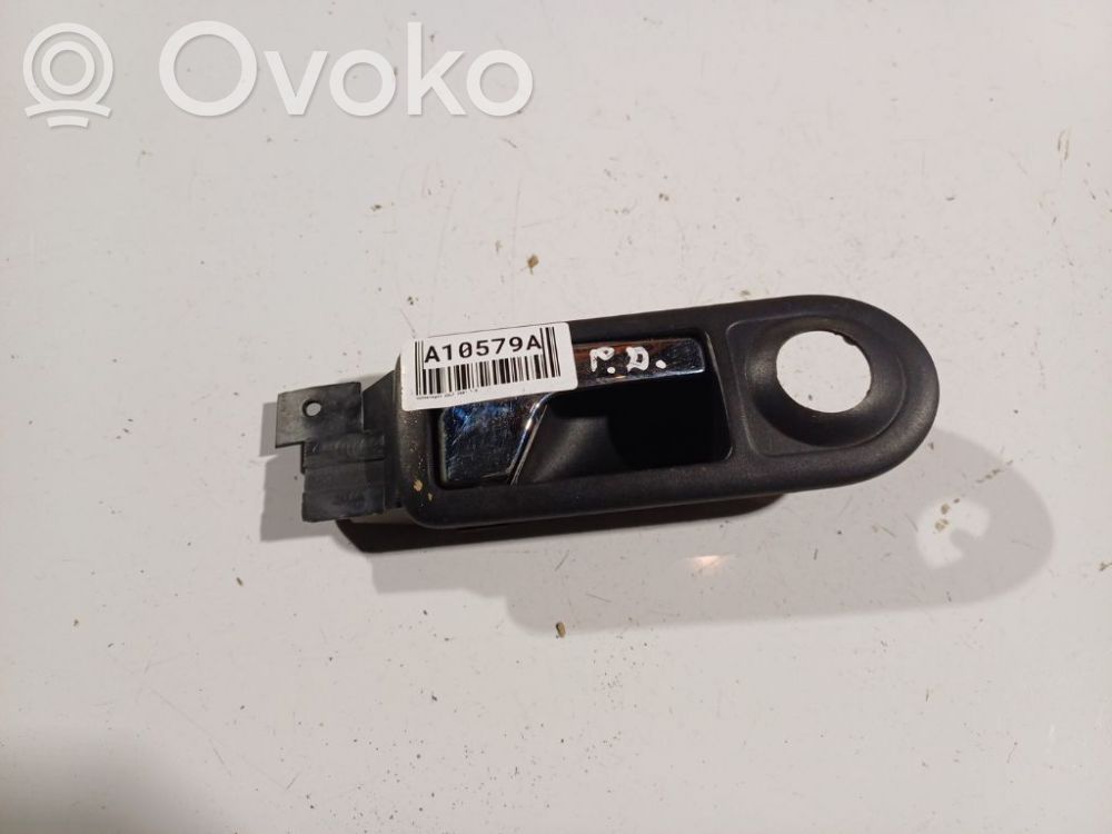 Volkswagen Golf IV Poignée inférieure de porte avant